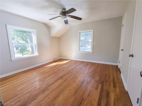 3659 Fenley Road Cleveland OH 44121