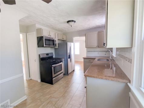 3659 Fenley Road Cleveland OH 44121