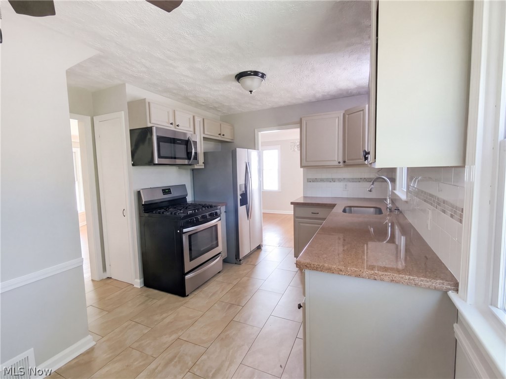 3659 Fenley Road Cleveland OH 44121