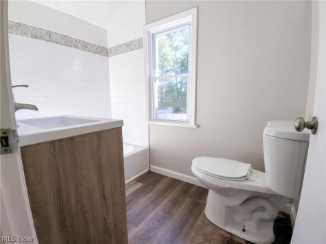 3659 Fenley Road Cleveland OH 44121