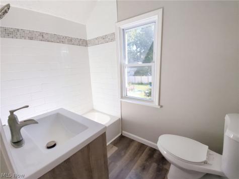 3659 Fenley Road Cleveland OH 44121