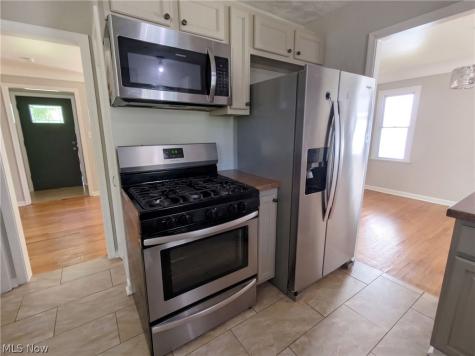 3659 Fenley Road Cleveland OH 44121