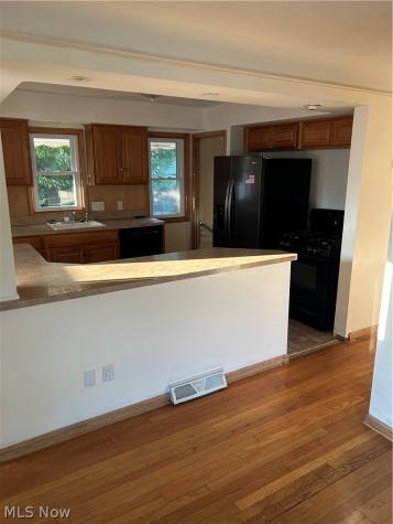 10982 Naomi Drive Parma OH 44130