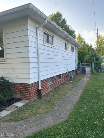 10982 Naomi Drive Parma OH 44130