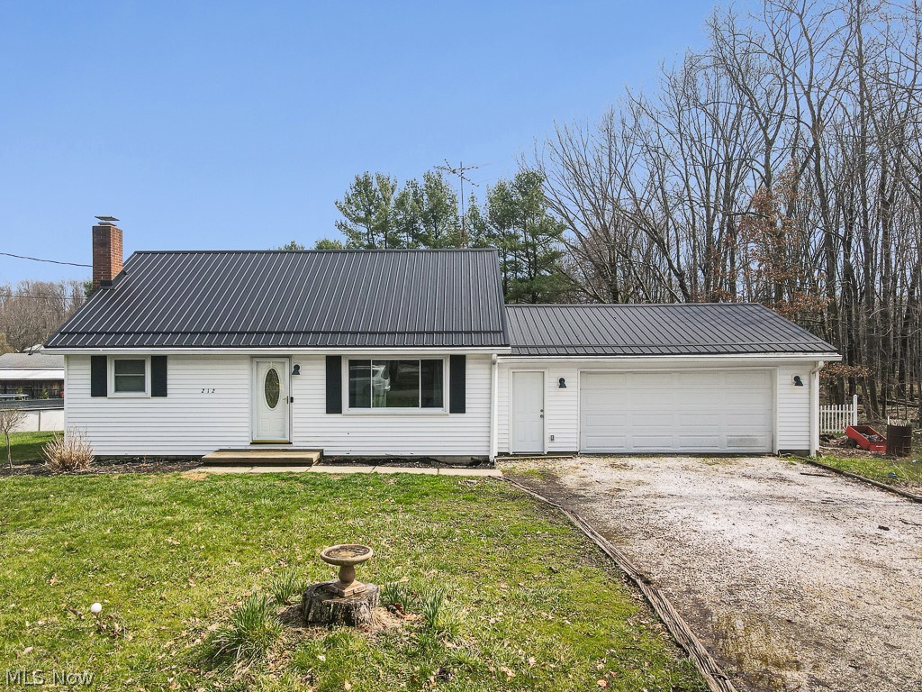 212 Case Road Beloit OH 44609
