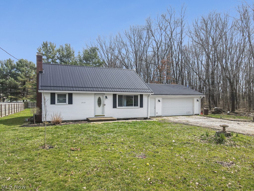 212 Case Road Beloit OH 44609