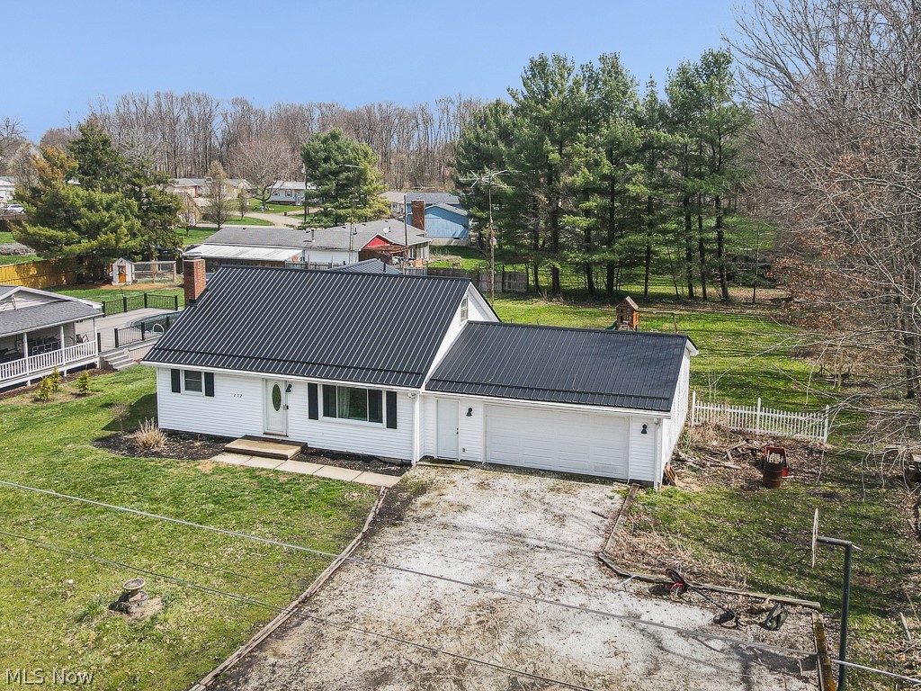 212 Case Road Beloit OH 44609