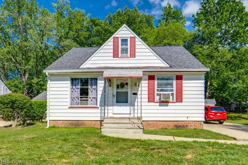 24 Dewhurst Avenue Bedford OH 44146