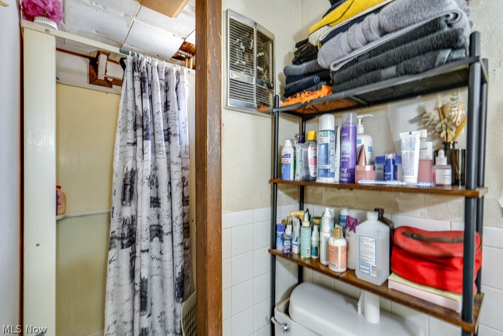 24 Dewhurst Avenue Bedford OH 44146