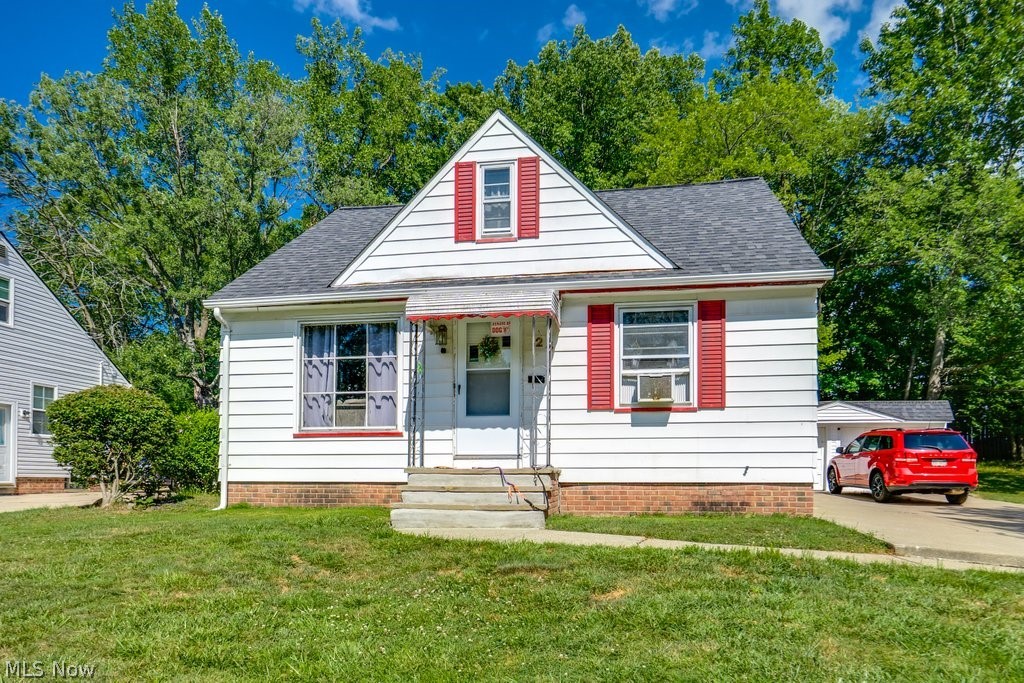 24 Dewhurst Avenue Bedford OH 44146