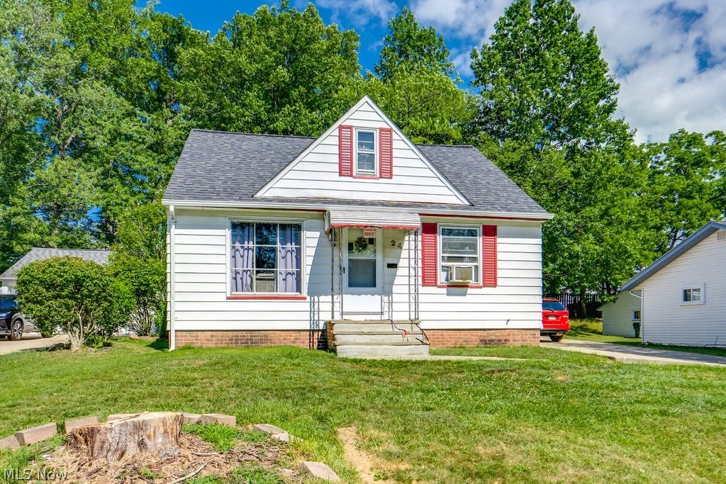 24 Dewhurst Avenue Bedford OH 44146