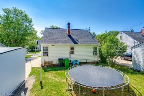 24 Dewhurst Avenue Bedford OH 44146