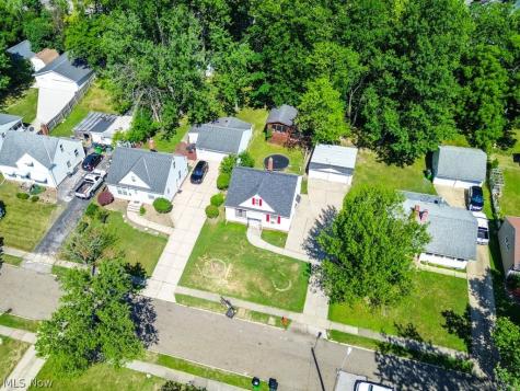 24 Dewhurst Avenue Bedford OH 44146