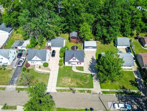 24 Dewhurst Avenue Bedford OH 44146