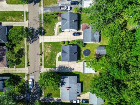 24 Dewhurst Avenue Bedford OH 44146