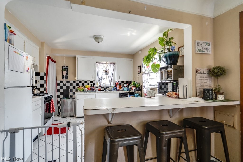 24 Dewhurst Avenue Bedford OH 44146