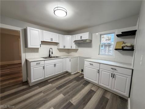 18211 Landseer Road Cleveland OH 44119