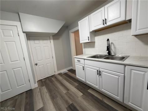 18211 Landseer Road Cleveland OH 44119