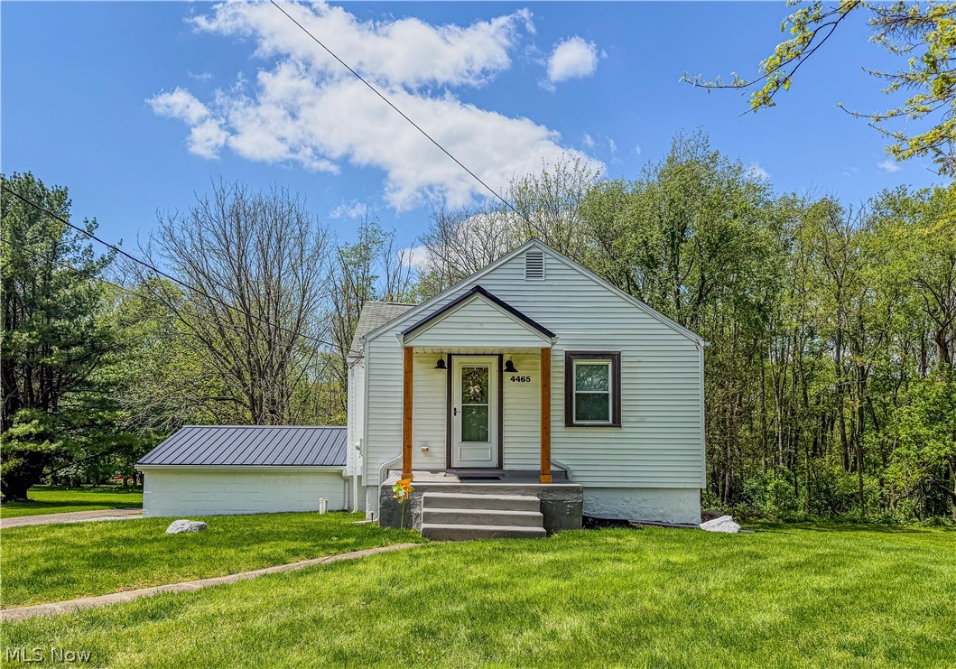 4465 Eastland Avenue NE Louisville OH 44641