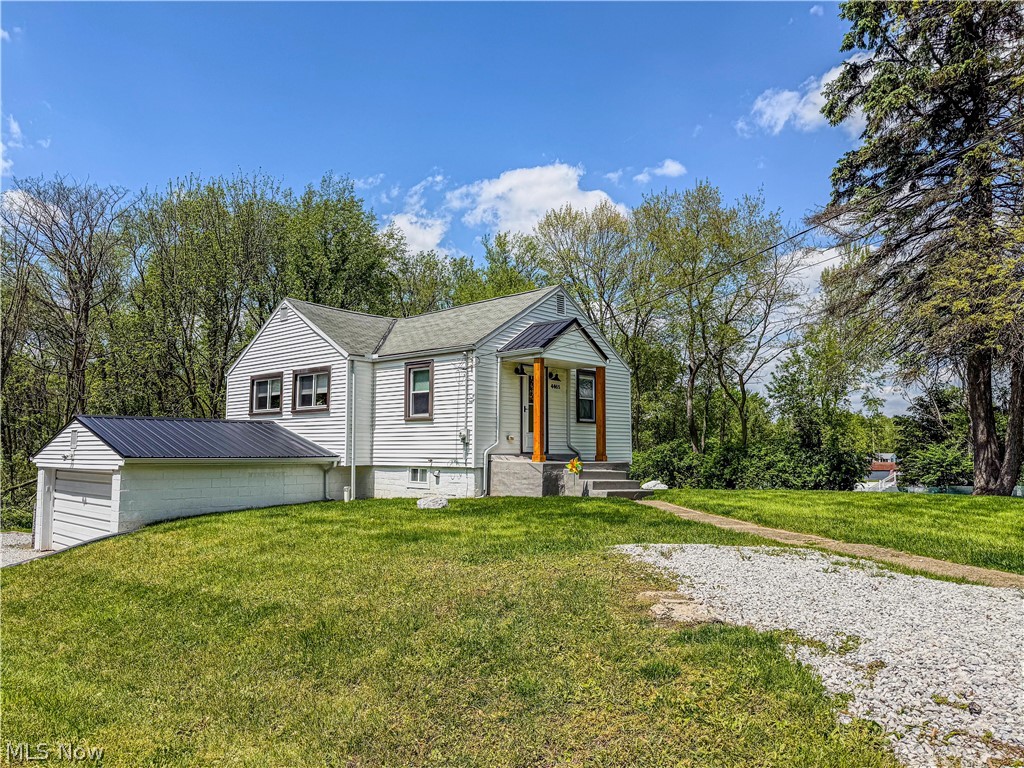 4465 Eastland Avenue NE Louisville OH 44641