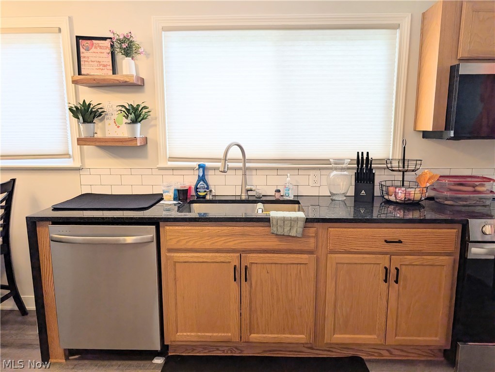4465 Eastland Avenue NE Louisville OH 44641
