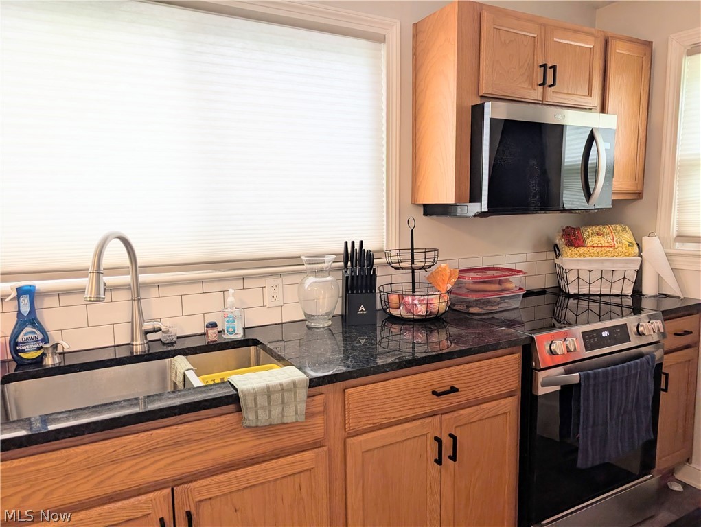 4465 Eastland Avenue NE Louisville OH 44641