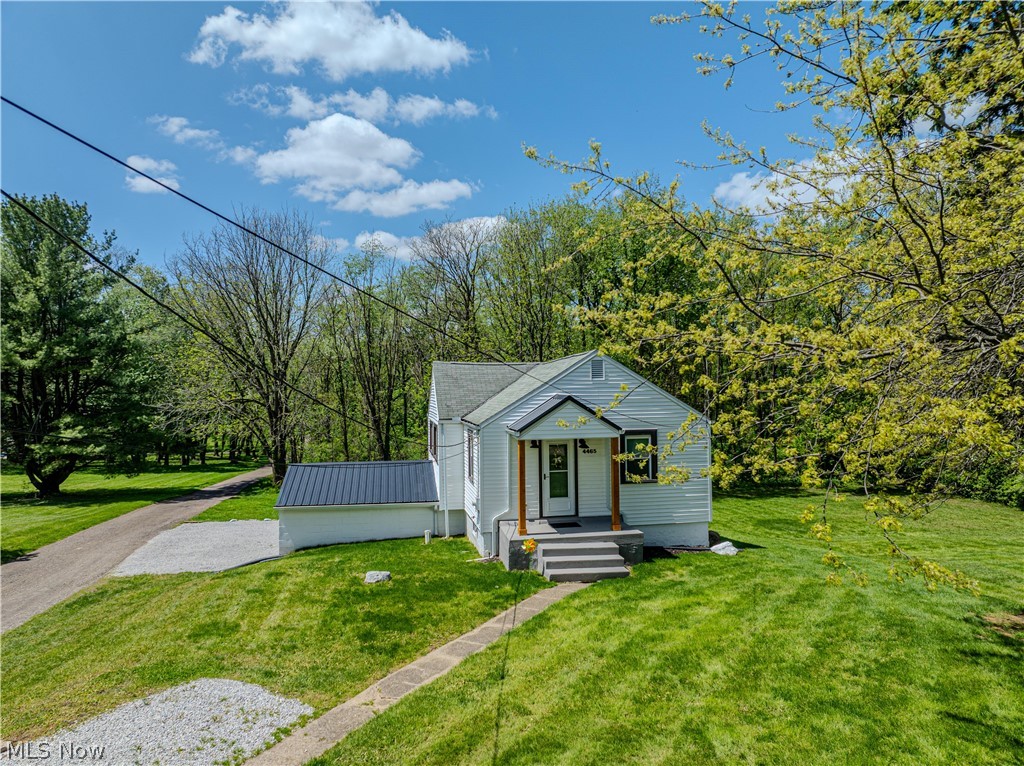 4465 Eastland Avenue NE Louisville OH 44641