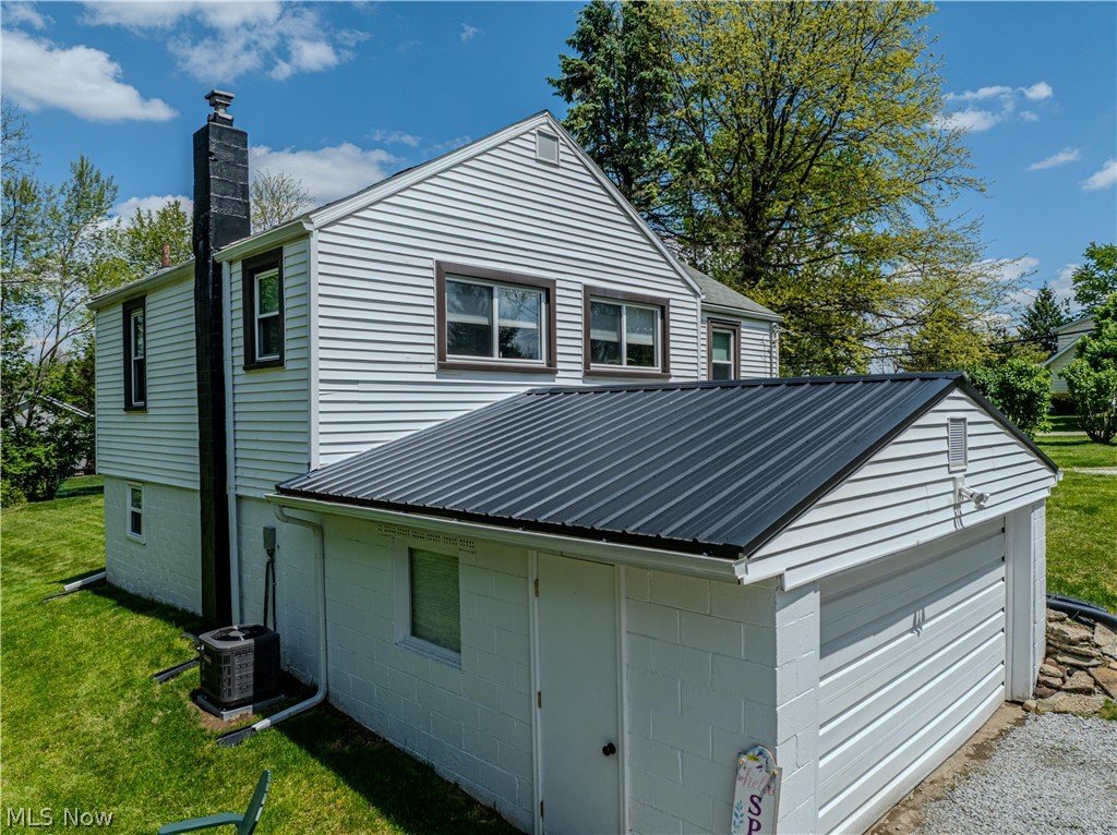 4465 Eastland Avenue NE Louisville OH 44641