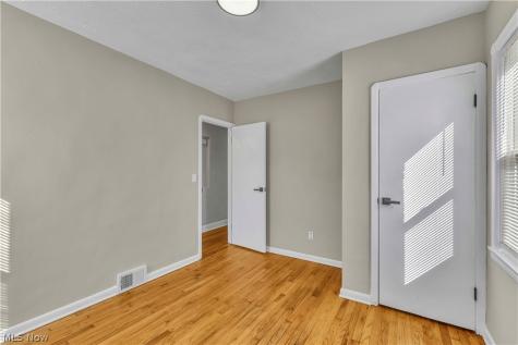 3811 Theota Avenue Parma OH 44134