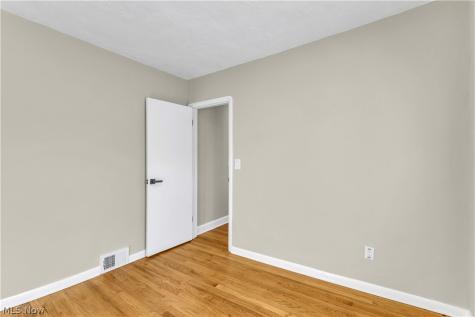 3811 Theota Avenue Parma OH 44134