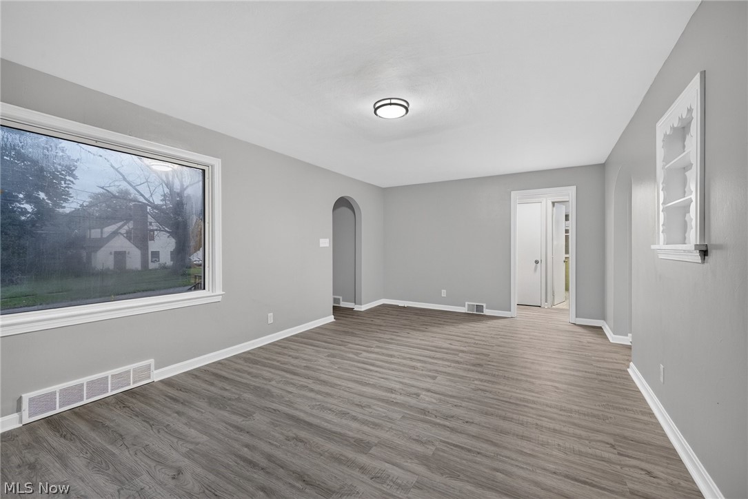 132 S Main Street Austintown OH 44515