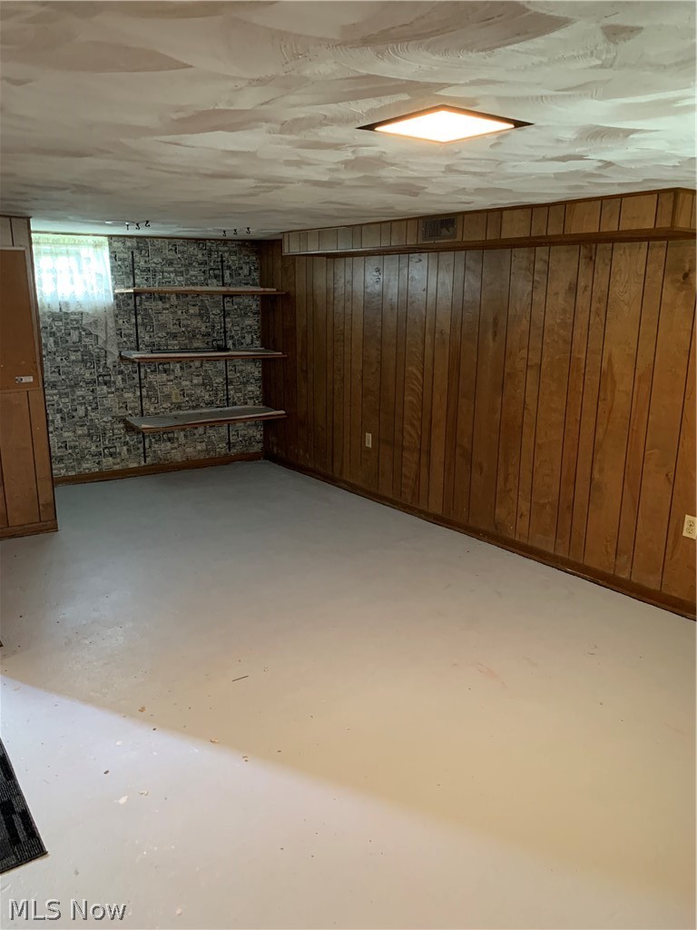 743 Ray Avenue NW New Philadelphia OH 44663