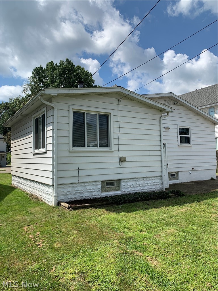 743 Ray Avenue NW New Philadelphia OH 44663