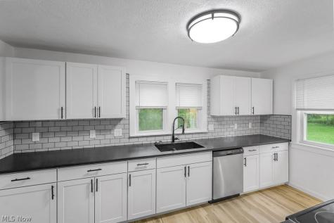 94 Southeast Avenue Tallmadge OH 44278