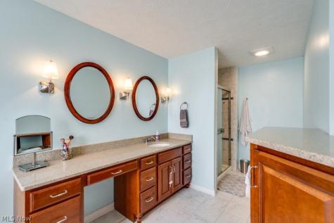 325 Fieldcrest Drive Fairlawn OH 44333