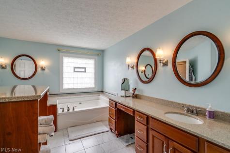 325 Fieldcrest Drive Fairlawn OH 44333