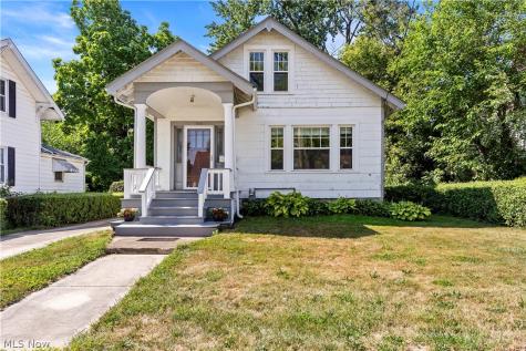 214 Erie Street Elyria OH 44035