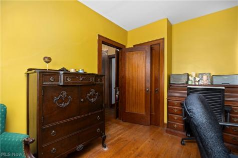 214 Erie Street Elyria OH 44035