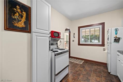 214 Erie Street Elyria OH 44035