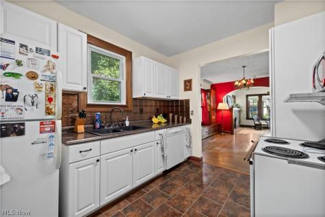 214 Erie Street Elyria OH 44035