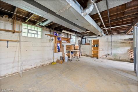 214 Erie Street Elyria OH 44035