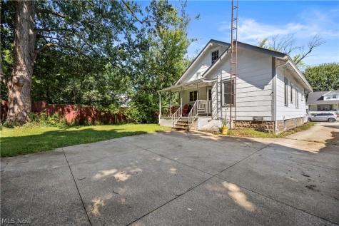 214 Erie Street Elyria OH 44035