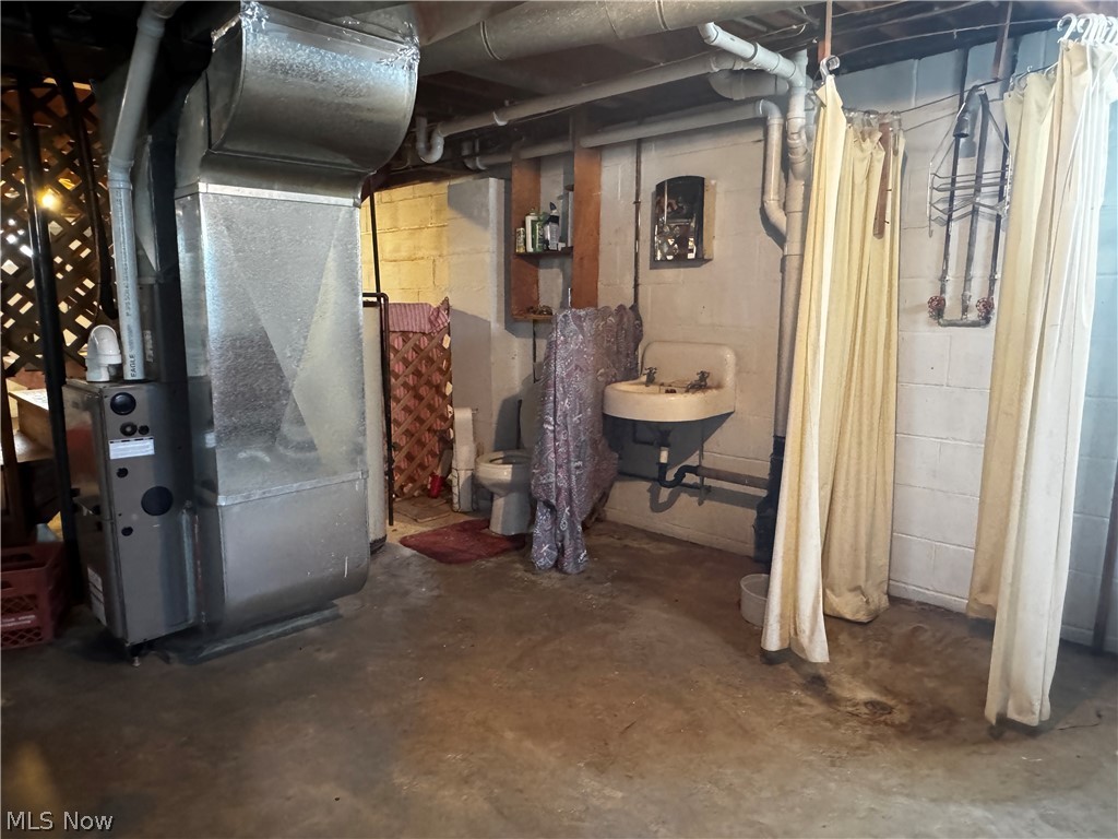179 E Grover Street Killbuck OH 44637