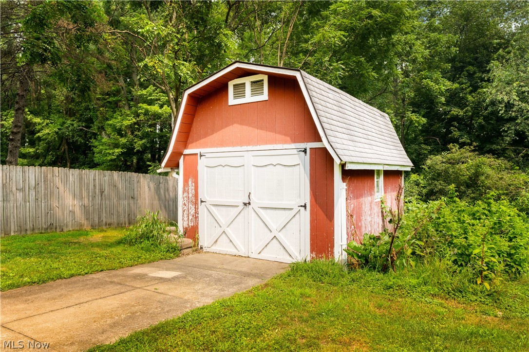 13526 Glenvale Avenue NW Uniontown OH 44685