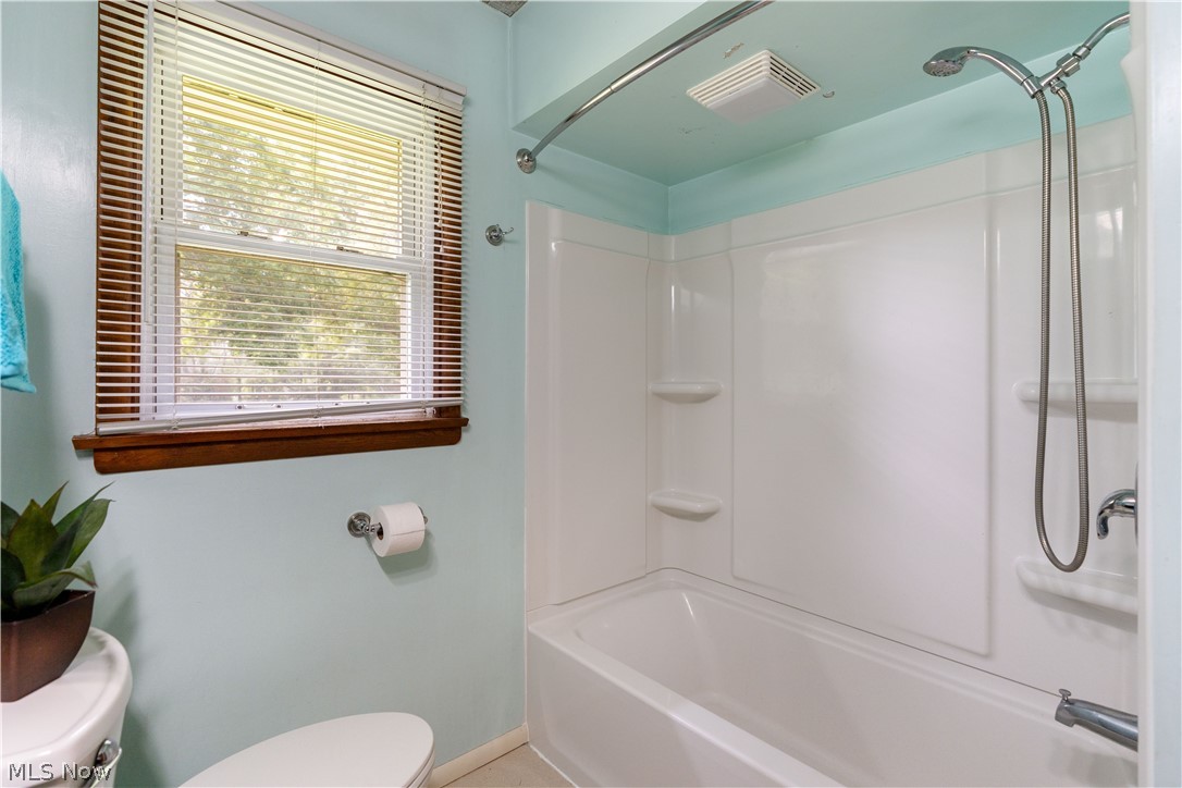 13526 Glenvale Avenue NW Uniontown OH 44685