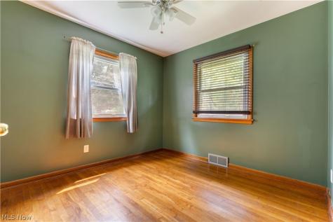13526 Glenvale Avenue NW Uniontown OH 44685