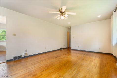 13526 Glenvale Avenue NW Uniontown OH 44685