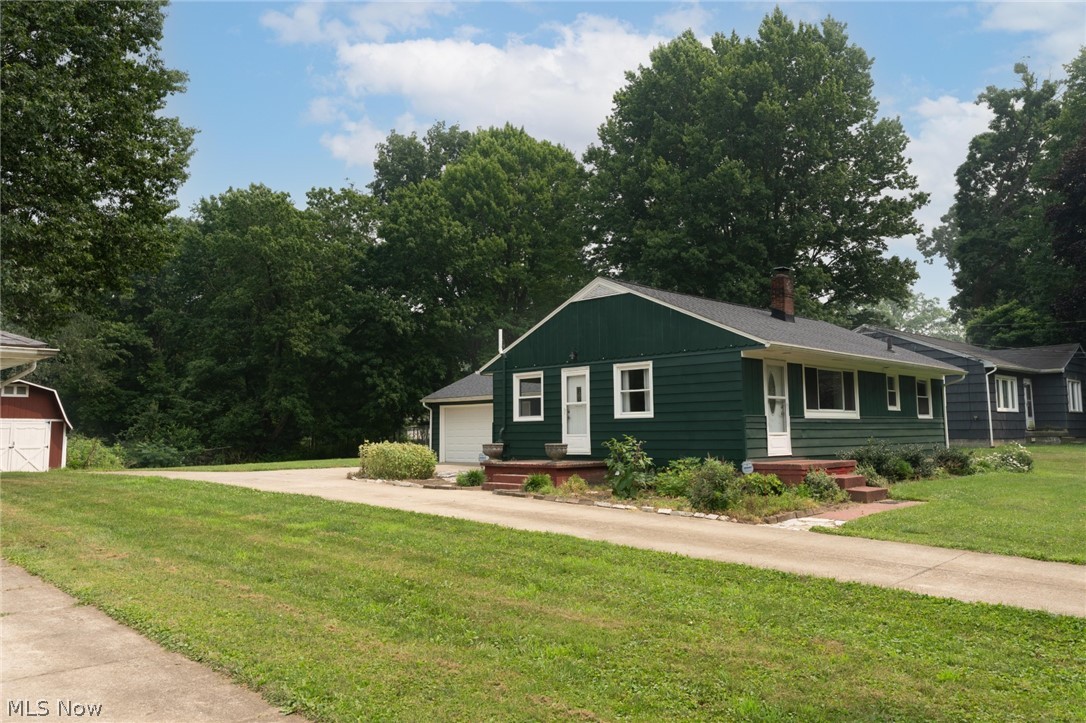 13526 Glenvale Avenue NW Uniontown OH 44685