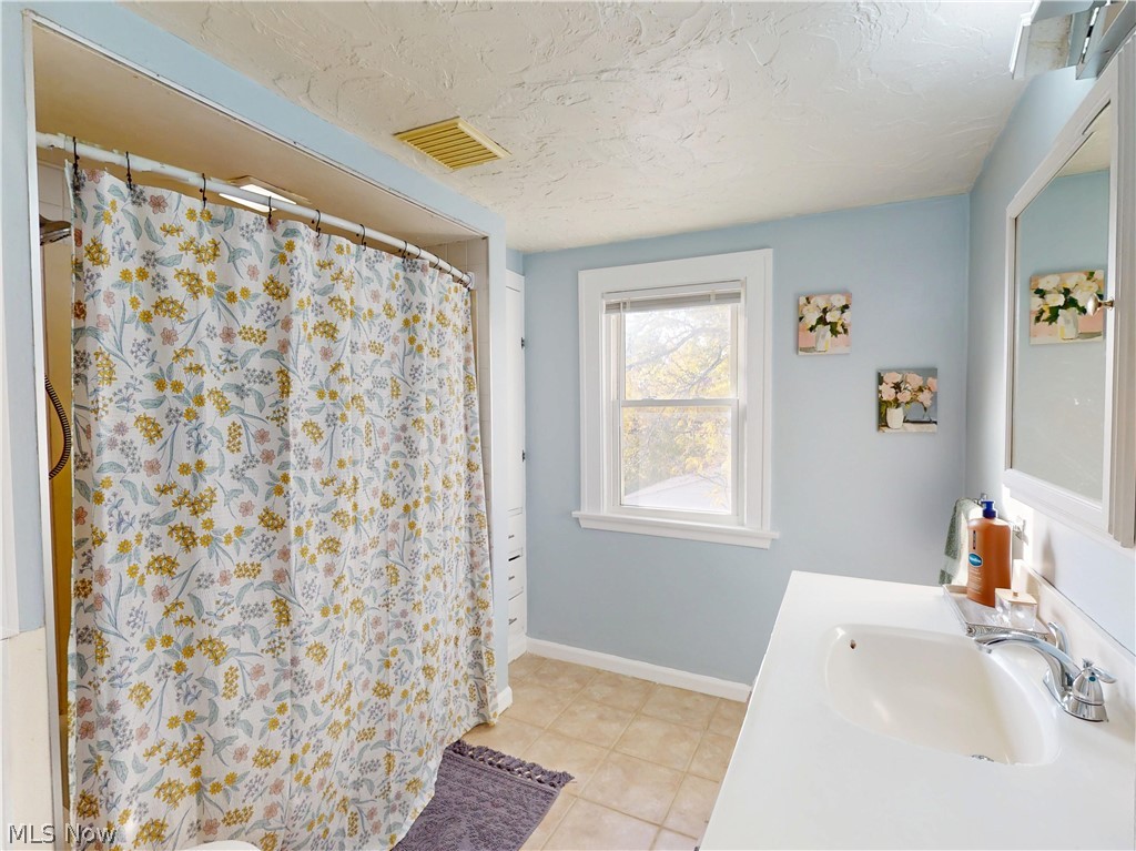 5162 Oakmont Drive Lyndhurst OH 44124