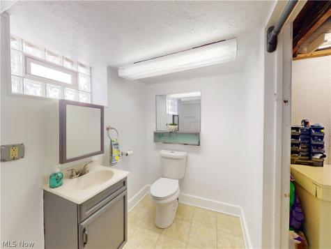 5162 Oakmont Drive Lyndhurst OH 44124